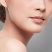 Il lifting non chirurgico che stimola la produzione di collagene