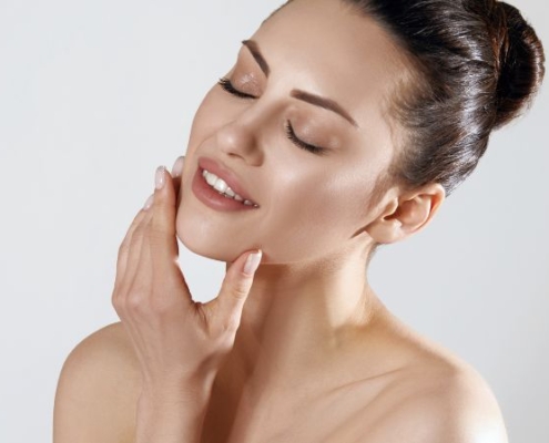 I segni dell'invecchiamento cutaneo su collo e décolleté